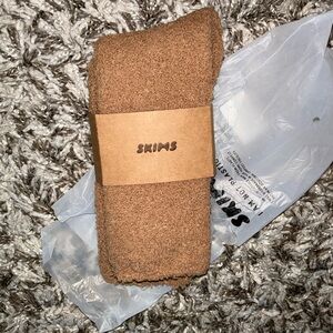 SKIMS Teddy Camel Brown Cozy Socks